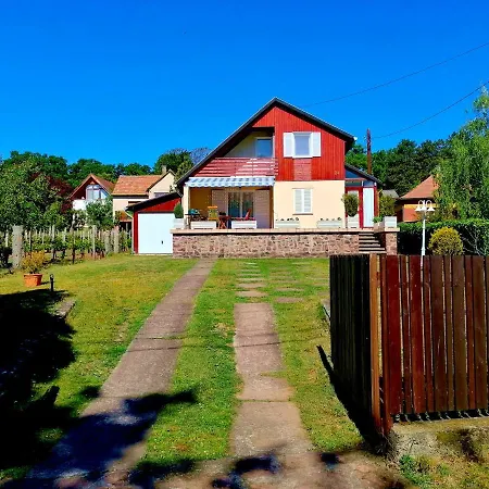 Felicia Ferienhaus Balatonszepezd